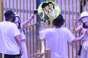 张杰谢娜带三女儿游乐场玩耍