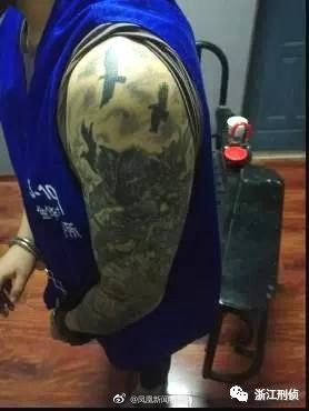囧哥:这谁顶得住啊!听说是各家年会上常见画面…