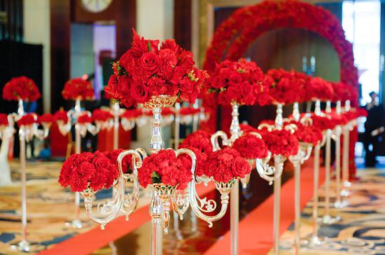 山西9500万补贴鼓励年轻人结婚 英报：欲提高生育率