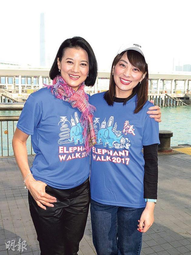黎燕珊（左）昨天（12月9日）与女儿刘咏诗（右）出席慈善步行。