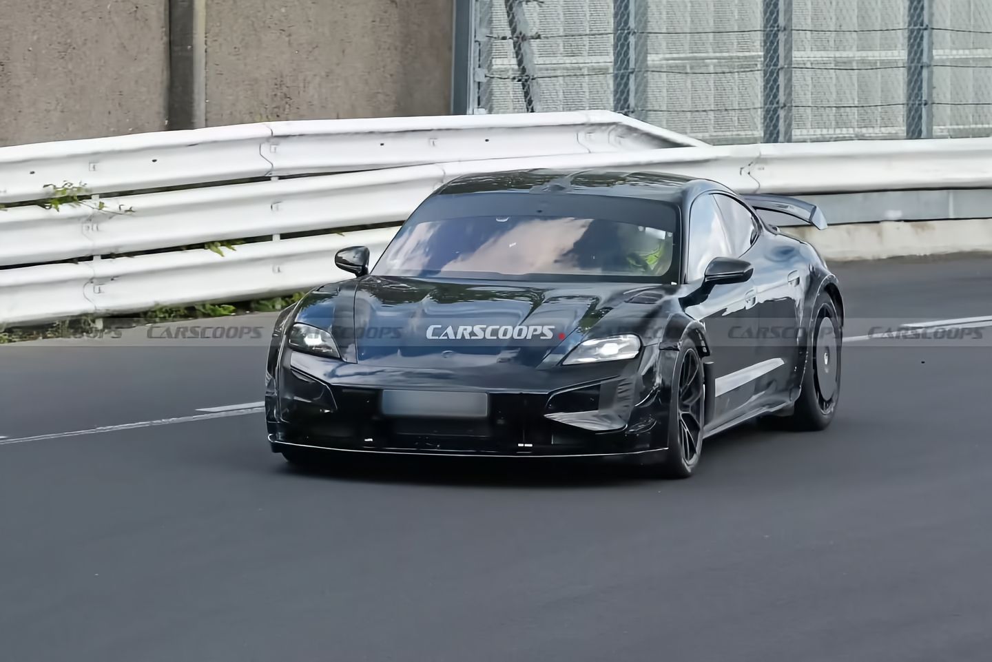 保时捷Taycan Turbo GT Manthey纽北测试，冲击四门纯电纪录