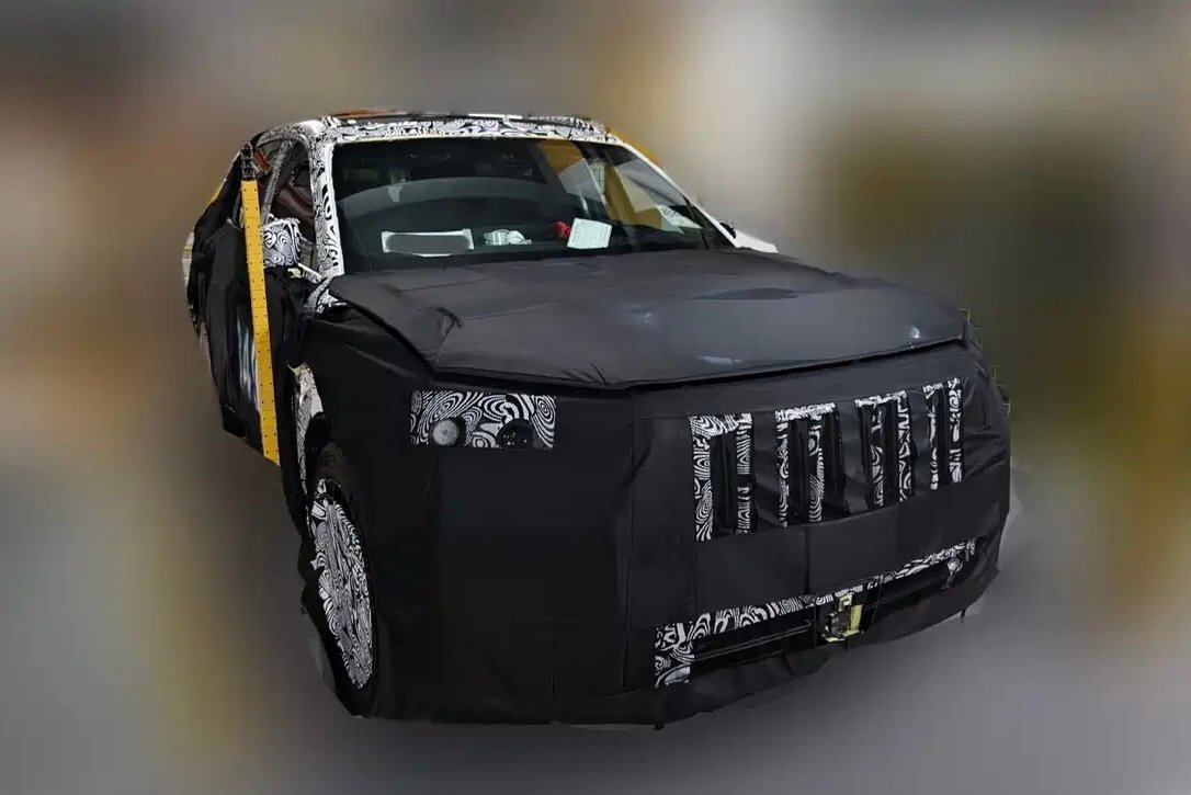 极氪8x新谍照曝光，前脸造型与9x一致