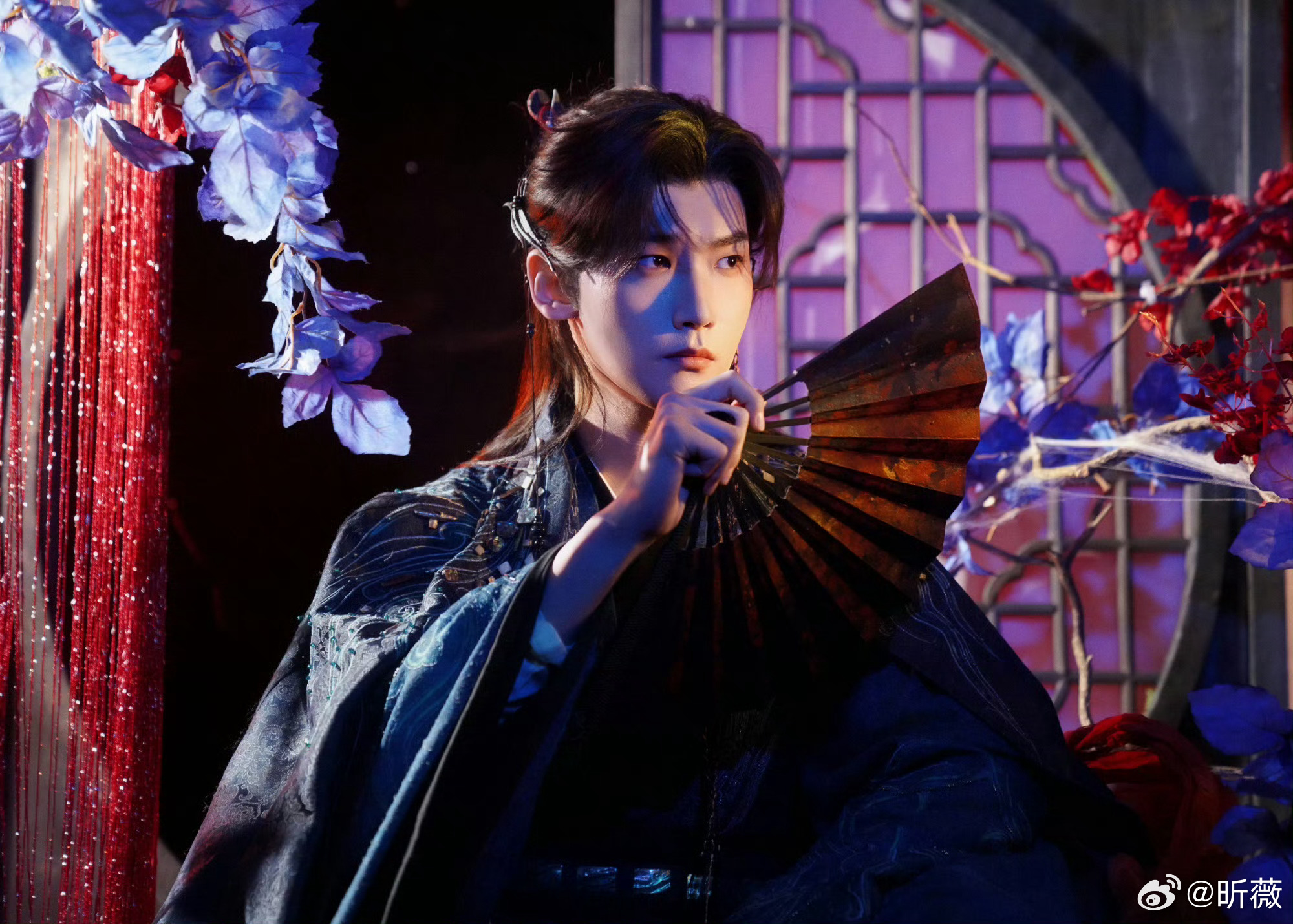 邢昭林庆祝生日，新岁期许顺利与成就