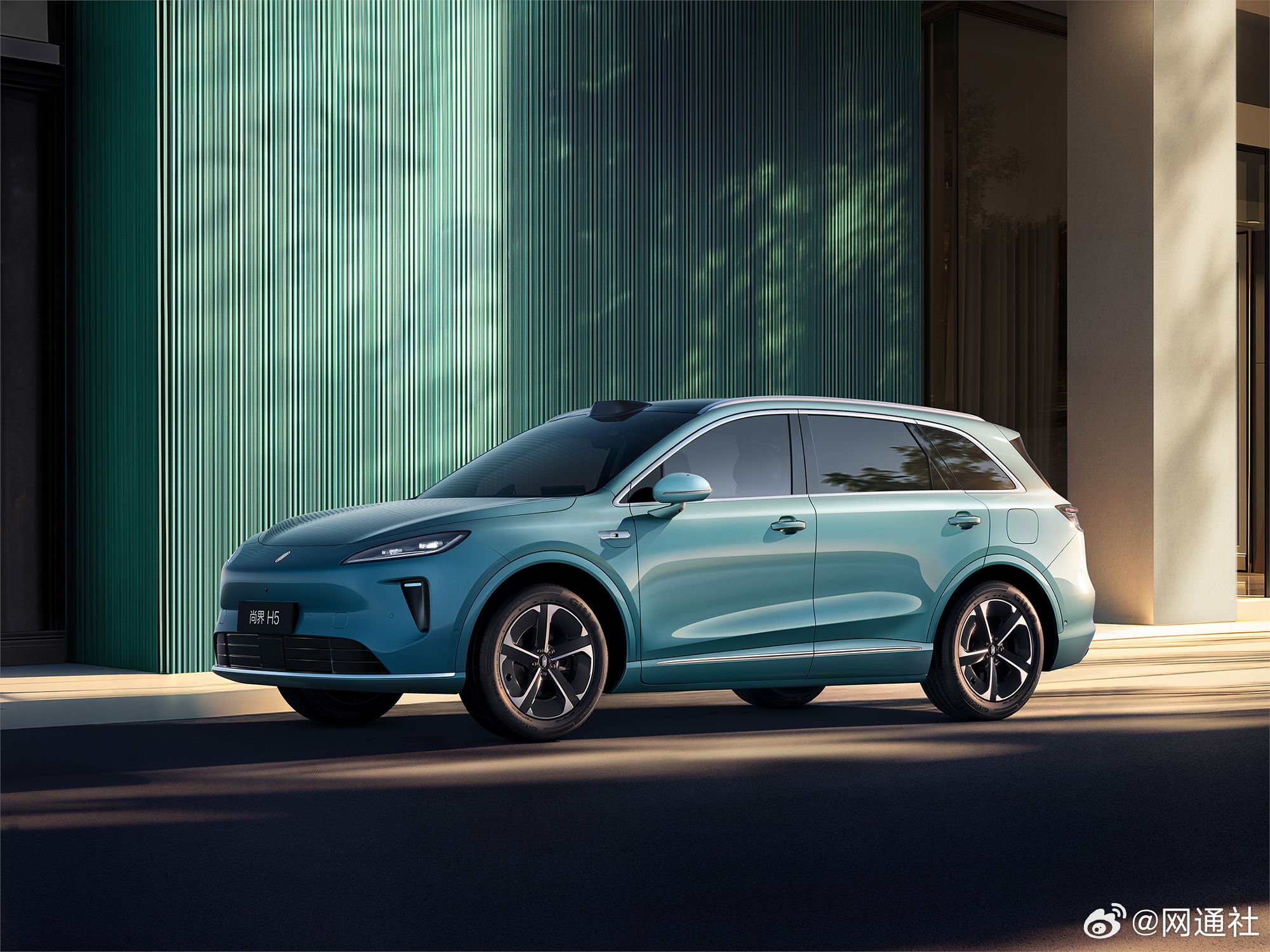 鸿蒙智行发布尚界H5官图，首款车型亮相
