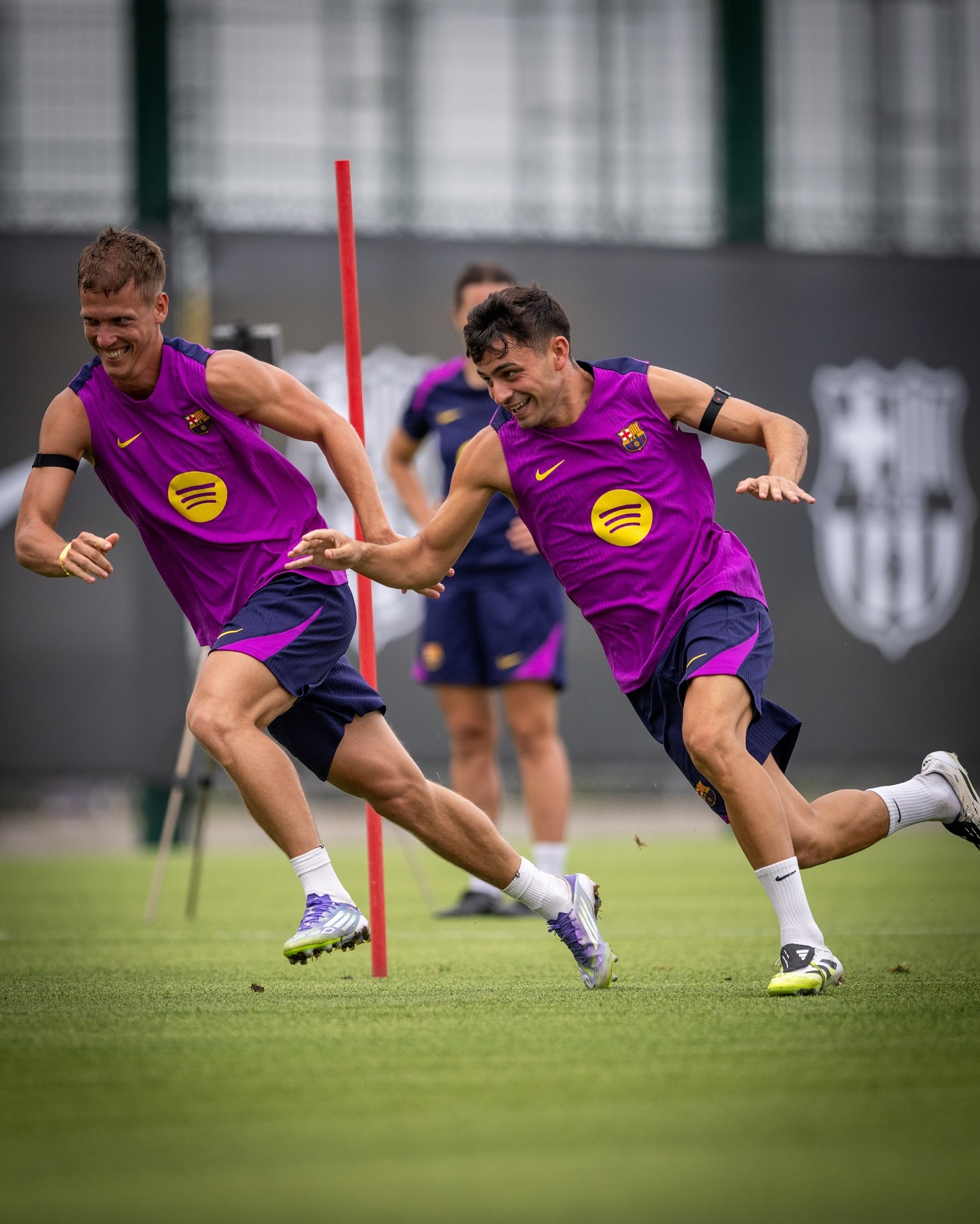 巴萨完成日本行前最后一次训练，拉什福德租借加盟