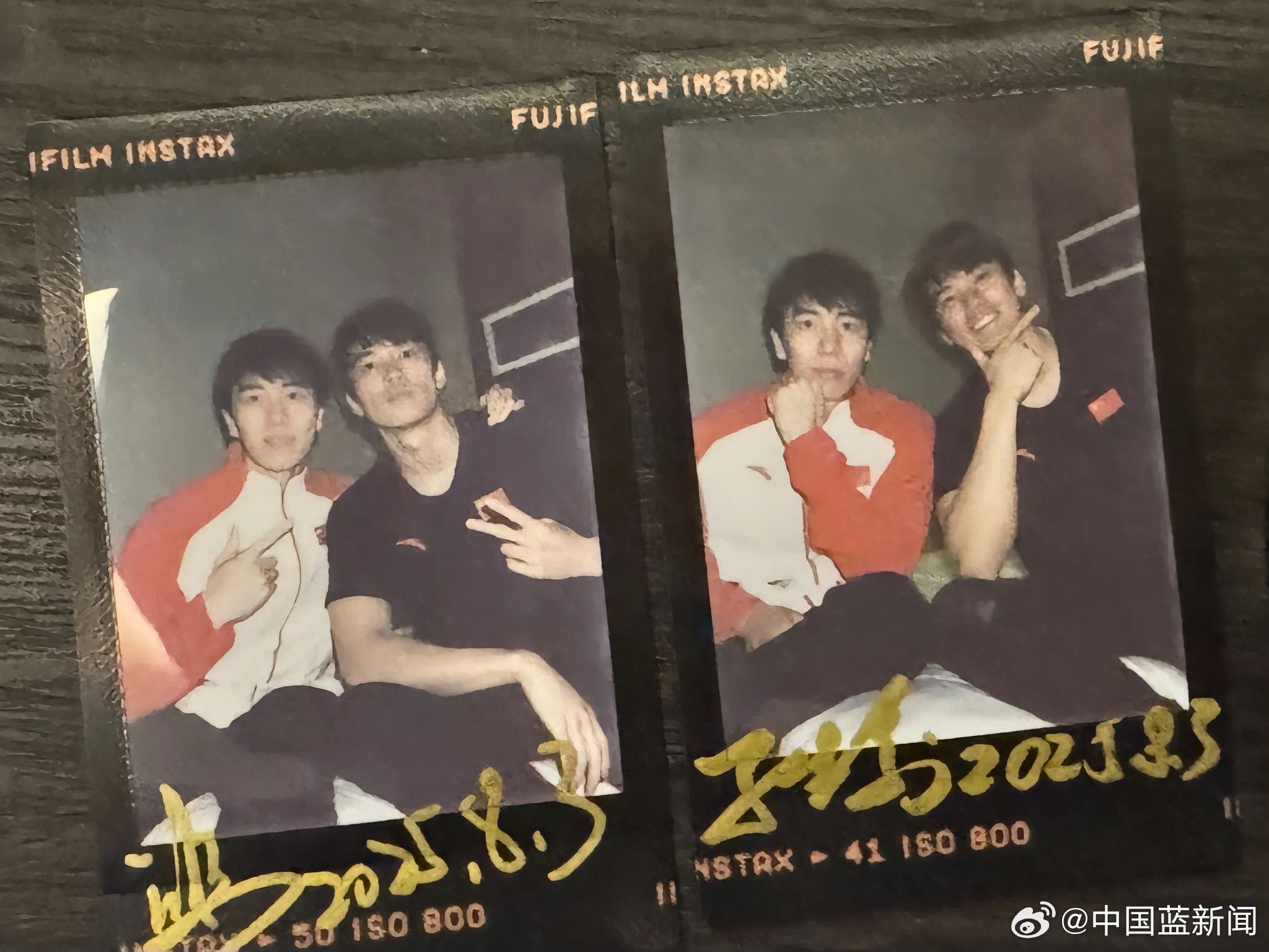 汪顺晒与孙佳俊世锦赛拍立得合照，曾为巴黎奥运室友