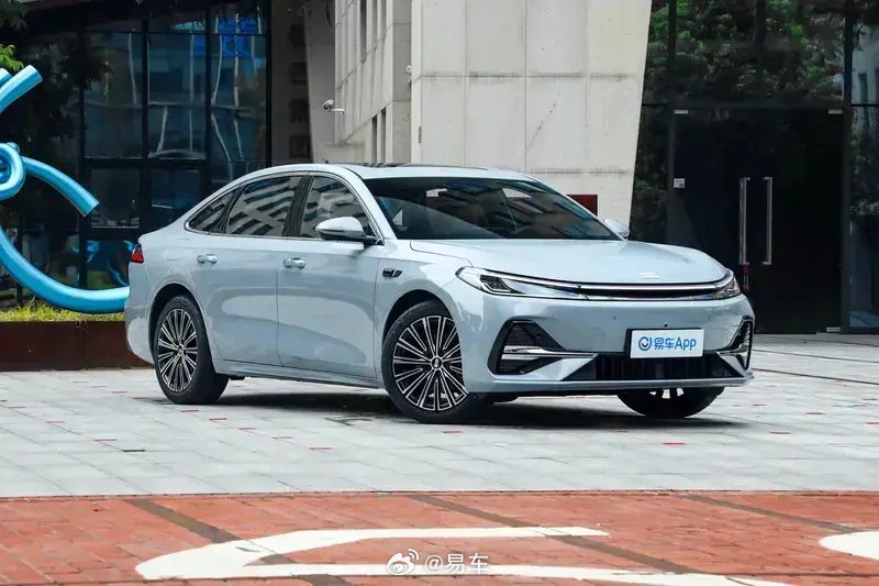 吉利银河A7插混轿车8月8日上市，预售价9.78万起