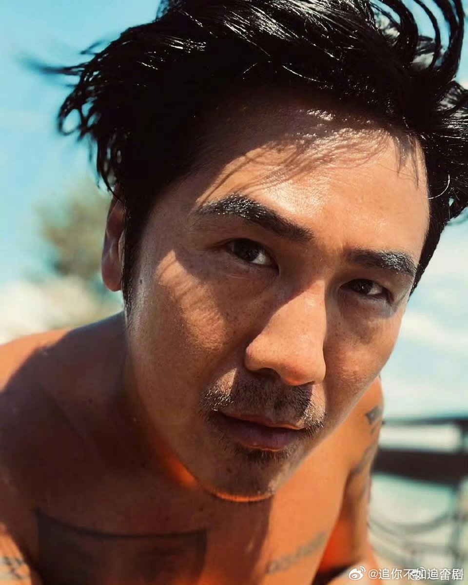 曹格坦言未忘前妻速玲，演唱被评如拆盲盒