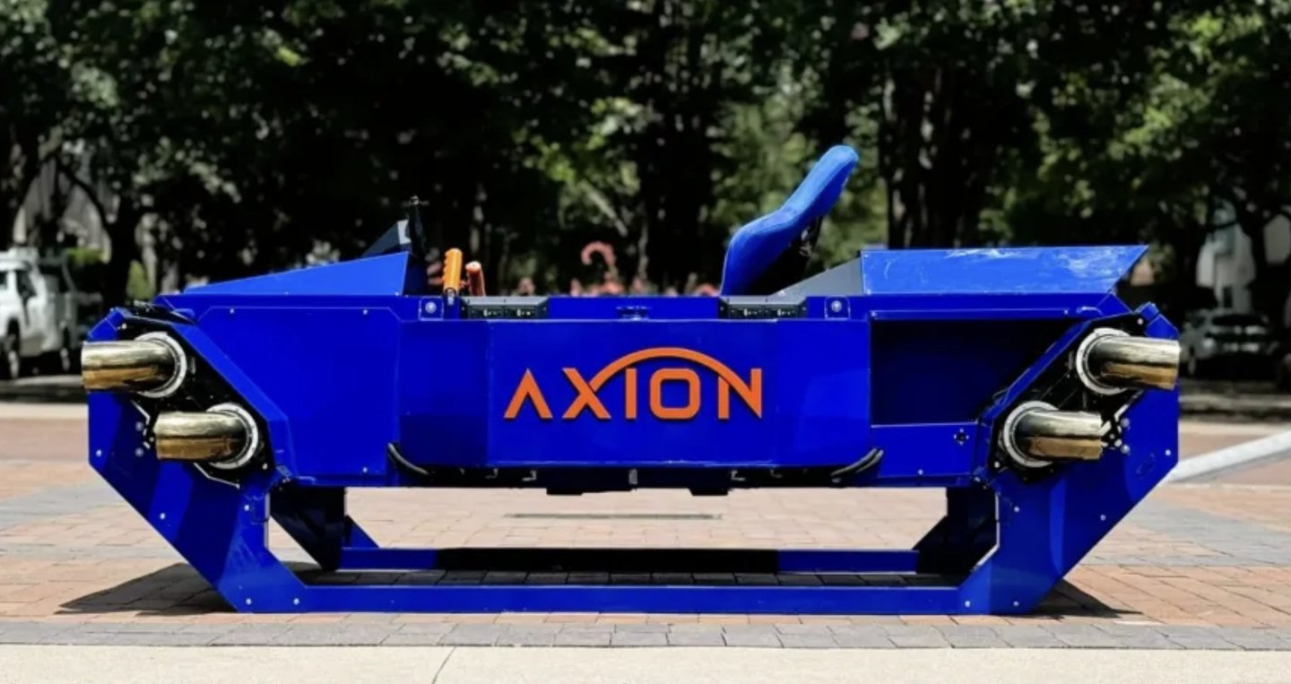 全球首款飞行赛车Axion问世，极速322公里、柴油驱动