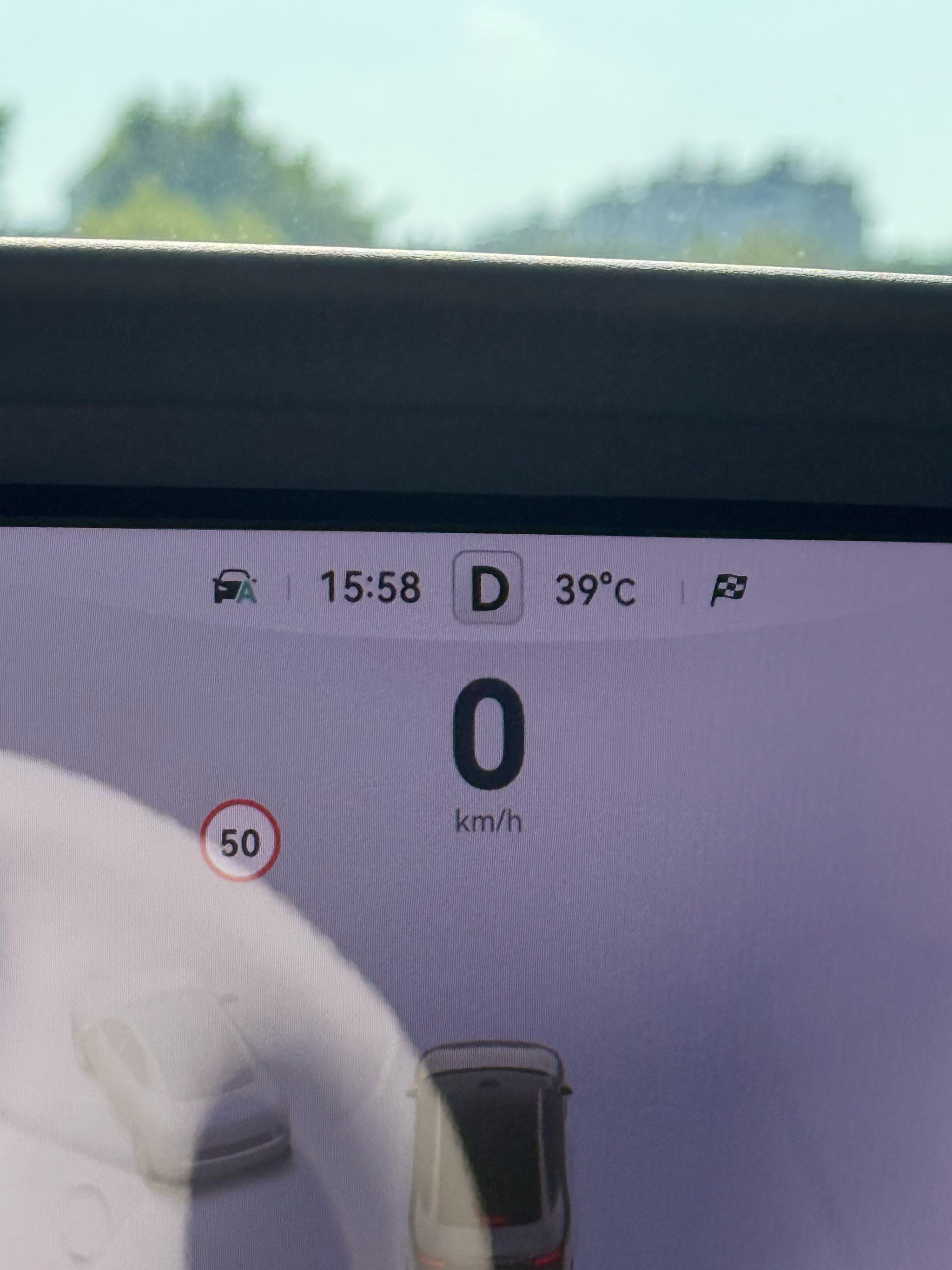 享界S9增程版遮阳性能出众，高温天气下提供舒适体验