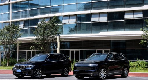 问界M7与宝马X5同框对比，30万级车型展现70万级豪华感