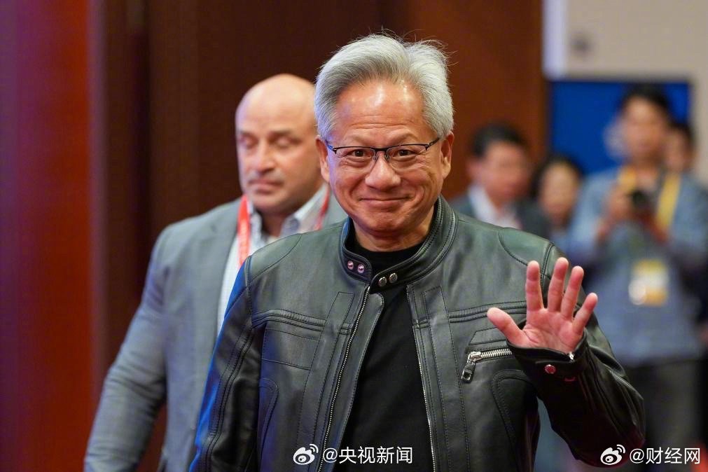 中国新能源车半年产销破690万辆，英伟达CEO点赞中国电动汽车