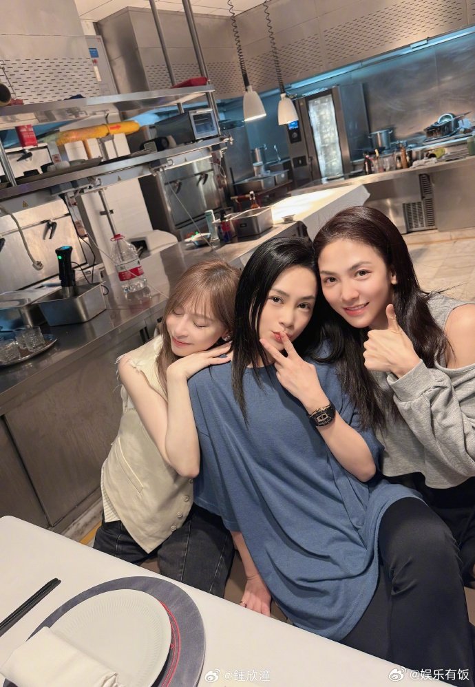 王心凌唐诗逸钟欣潼聚餐合影，浪姐3回忆杀