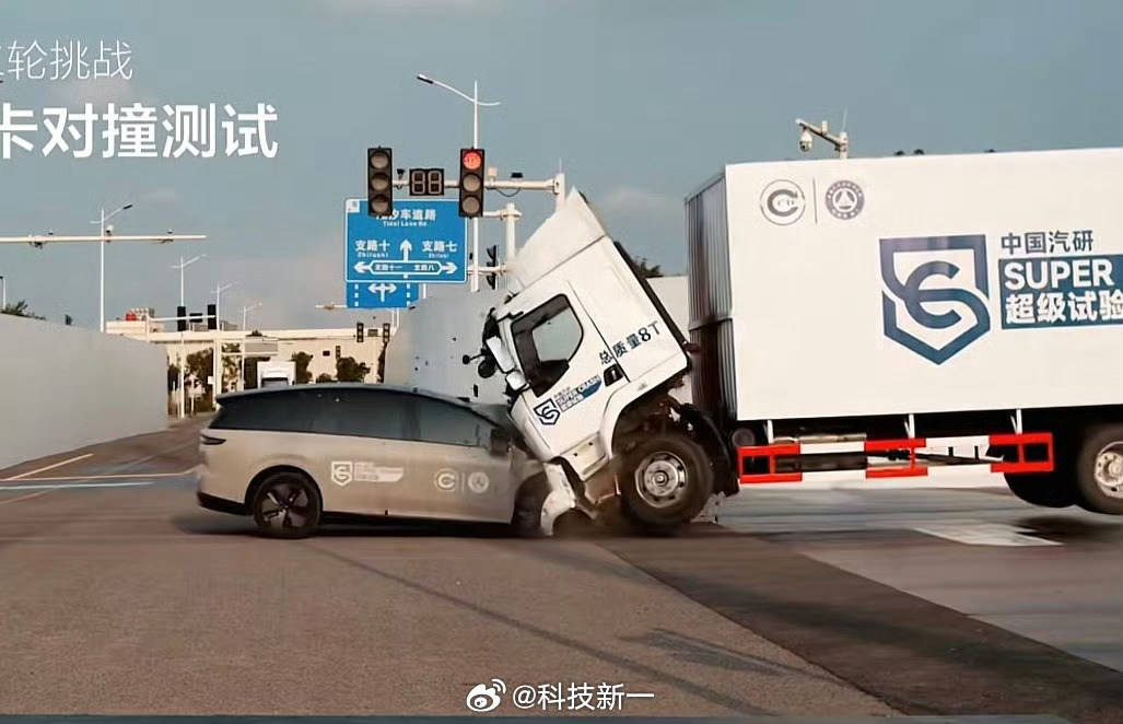 卡车司机扬言撞击理想汽车引争议