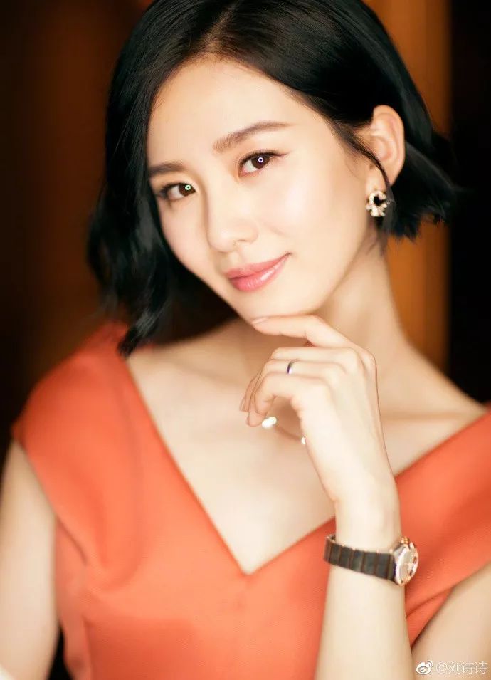 刘诗诗怀孕生子:不争不抢,却默默地拥有了全世界。