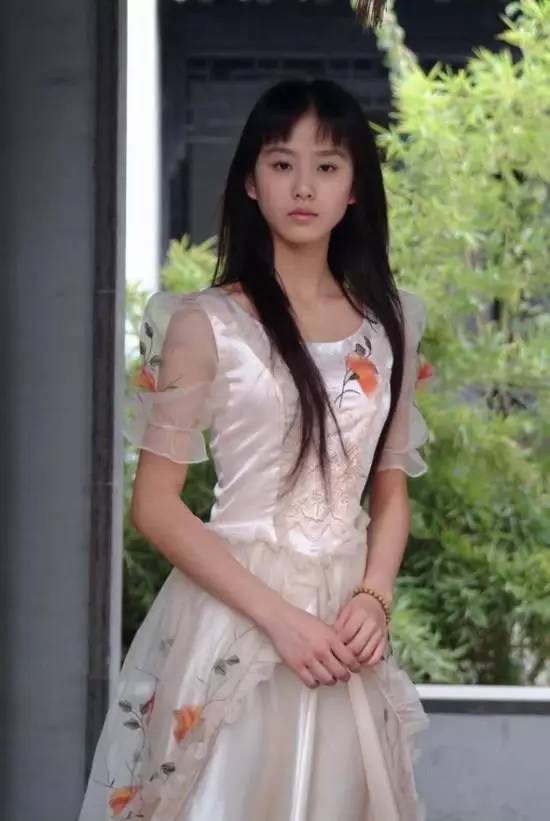 刘诗诗怀孕生子:不争不抢,却默默地拥有了全世界。