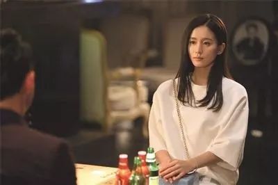 刘诗诗怀孕生子:不争不抢,却默默地拥有了全世界。