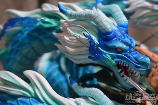 《海贼王》索隆霸气大招雕像 三刀流+四龙魄力十足