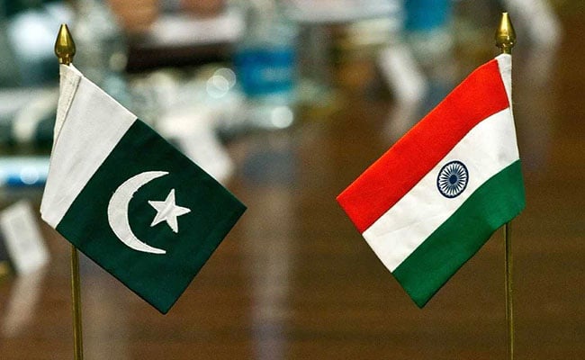 印度和巴基斯坦国旗（图源：新德里电视台）