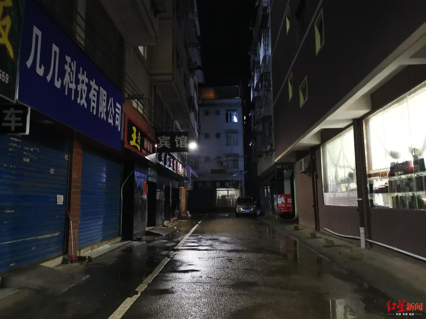 ↑涉事楼房巷口