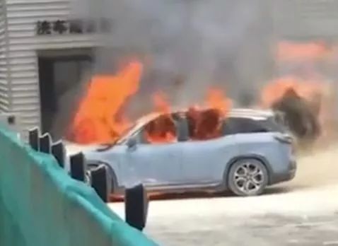 自燃事件频发 电动车的安全谁来“负责”?