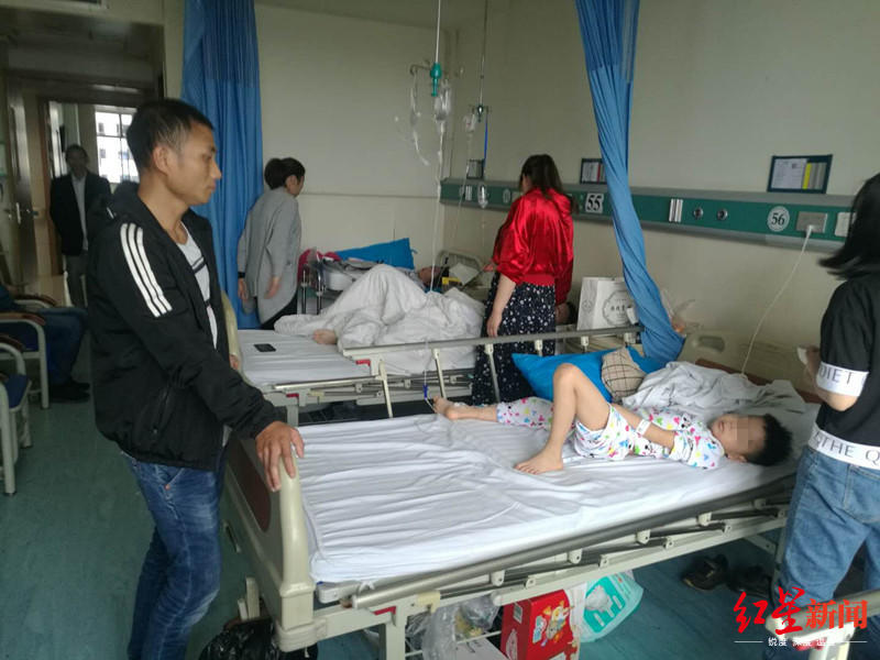 小晨在医院接受治疗