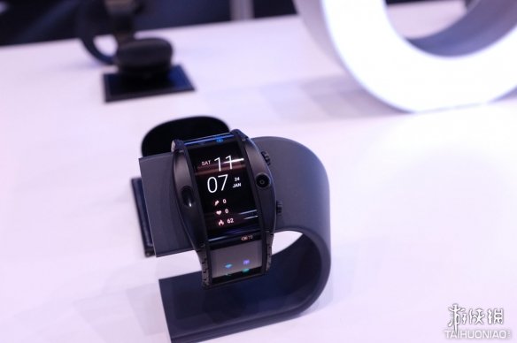 虐机达人暴力上线!可穿戴努比亚α究竟表现如何?