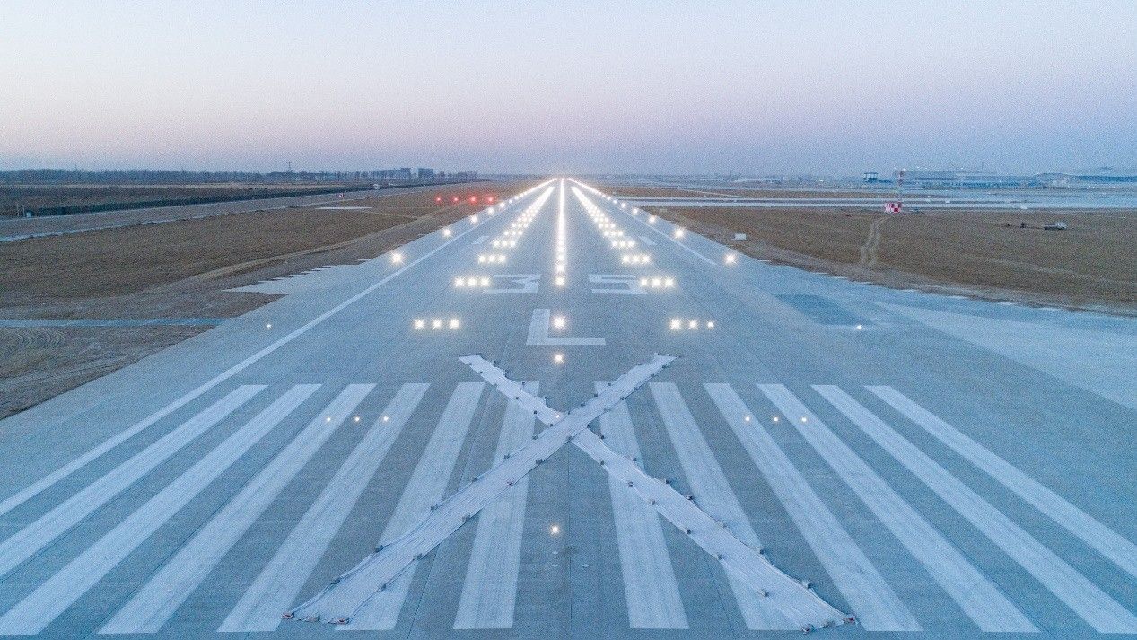 为减少航班互扰大兴机场建设横穿天路的跑道