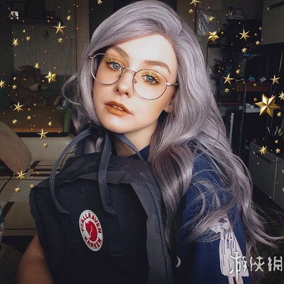 俄罗斯小姐姐长着一副精致娃娃脸 人美声甜完美身材