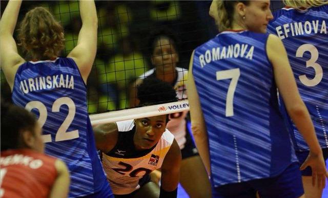 巴西排球人口_巴西沙滩排球美女照(2)