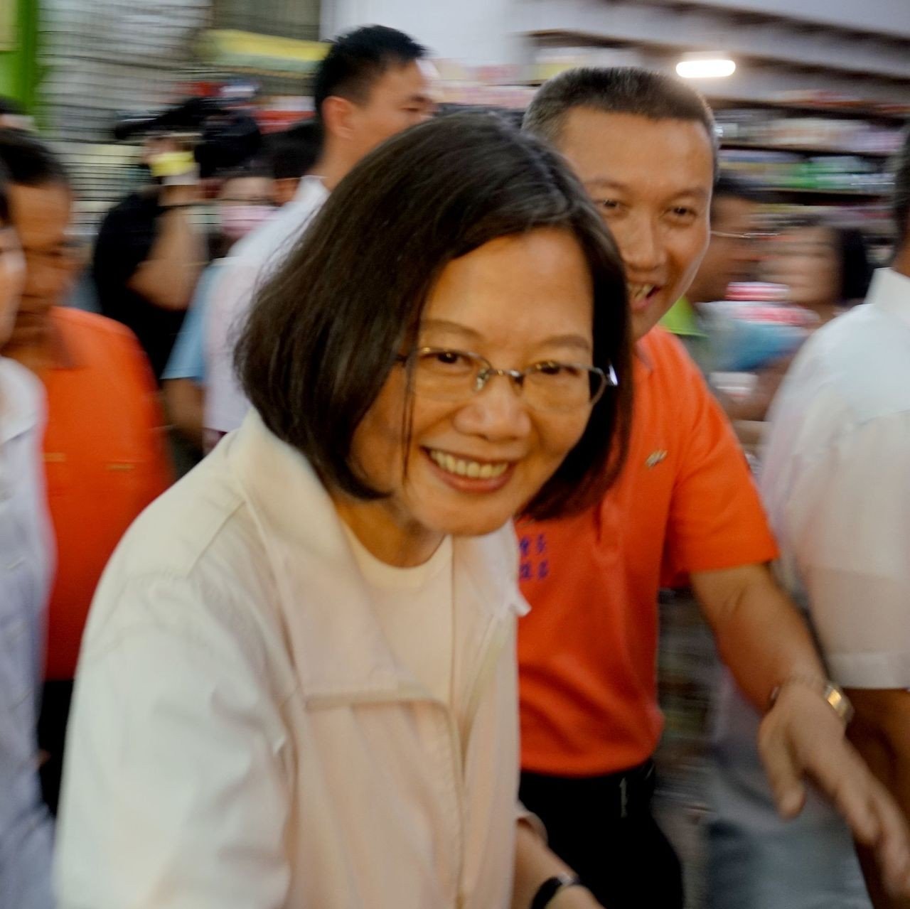 蔡英文到高雄找民众“博感情”(图片来源:台湾《联合报》)