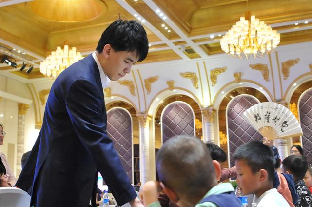 拉萨城投董事长_拉萨城(3)