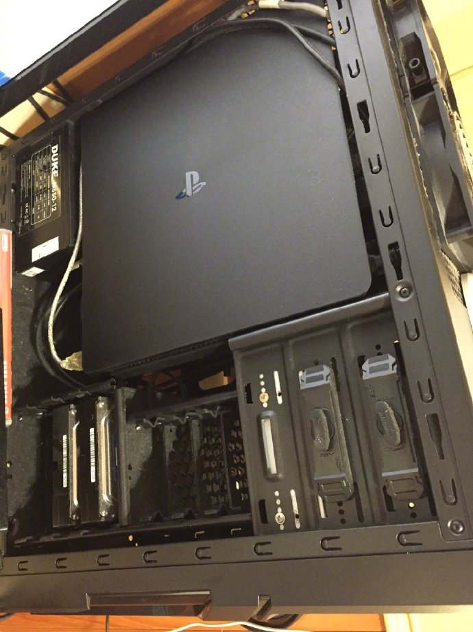 吸尘器治大姨妈送进医院 每日轻松一刻6月13日晚间版