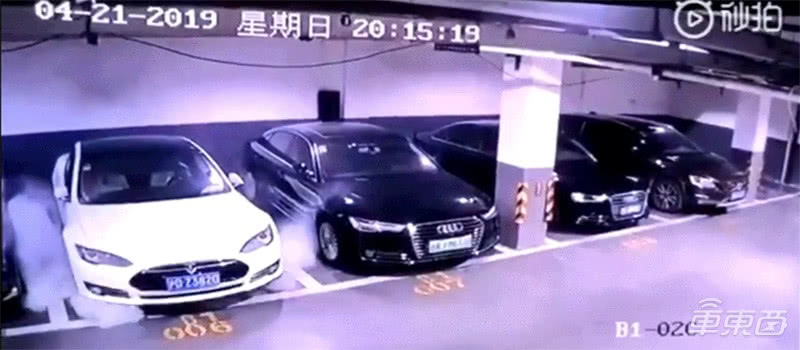 上海特斯拉自燃系电池故障 车主：特斯拉承诺承担责任