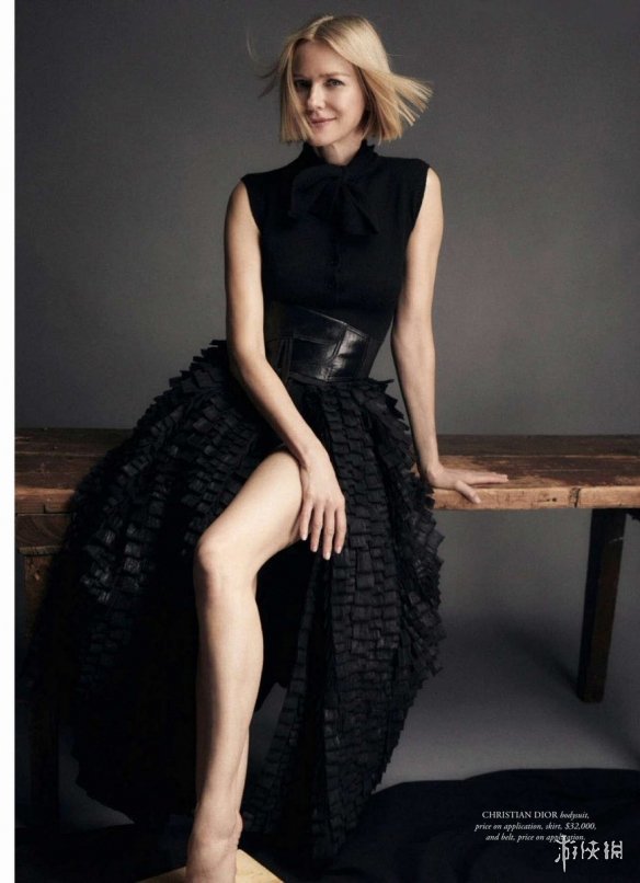 51岁秒杀21岁小鲜花!娜奥米·沃茨时尚写真欣赏!