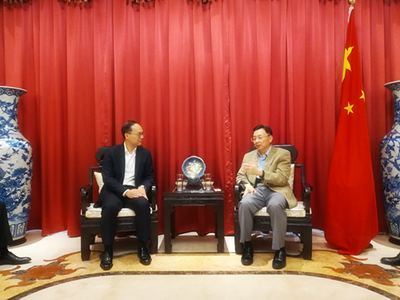 驻阿联酋大使倪坚会见在阿香港同胞代表