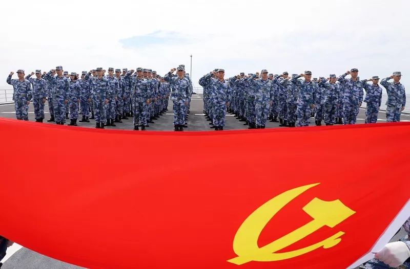 面向党旗重温入党誓词_副本.jpg