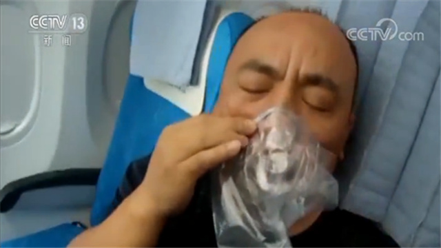 贵阳飞往北京飞机上发生这样一幕 航班紧急备降