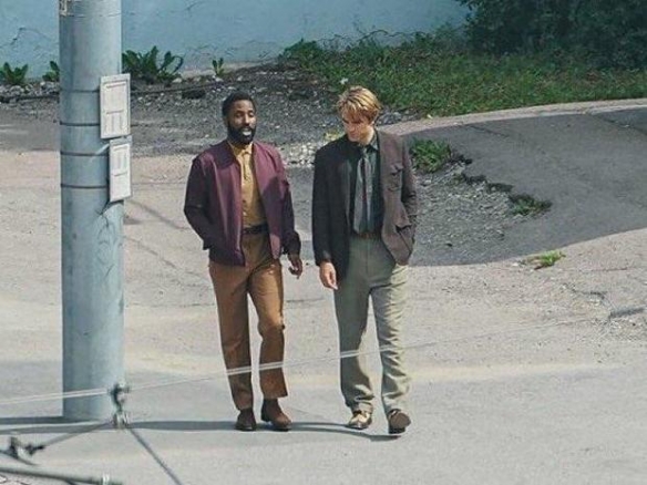 《盗梦空间》既视感!电影《信条》片场所有车辆倒着开