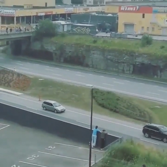 《盗梦空间》既视感!电影《信条》片场所有车辆倒着开