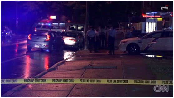 美国偷车贼因堵车逃跑失败 弃车后被众多路人打死