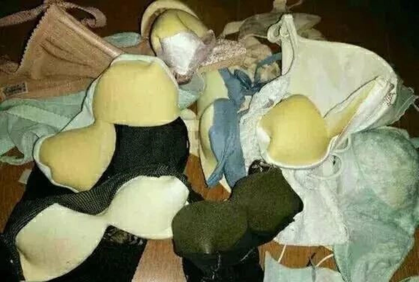 内衣黑心棉_内衣美女