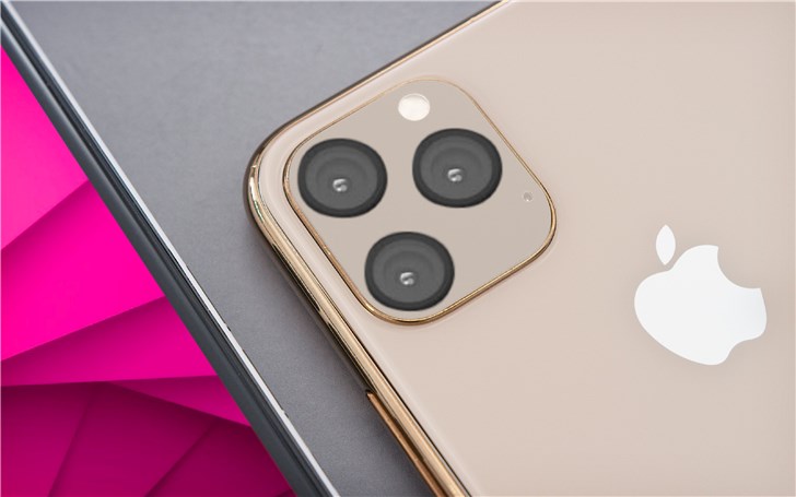 罗永浩暗示多家国产手机将“致敬”iPhone 11的设计