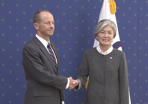 史迪威同康京和会谈(NHK电视台)