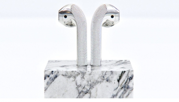 10000颗VVS天然钻石！设计师白金镶钻打造奢华AirPods