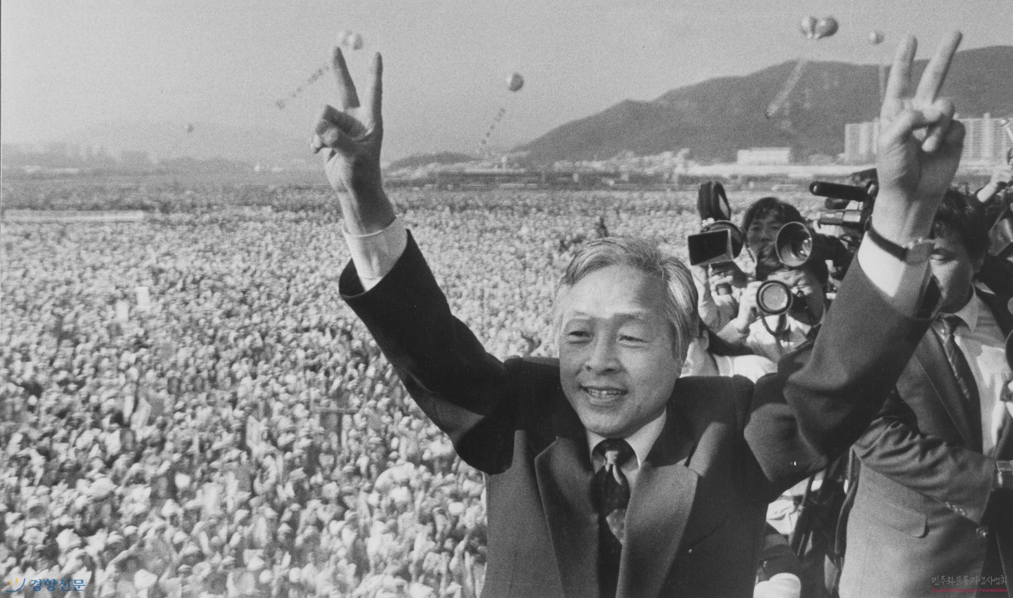 μ1987ѡʱĽӾ2015ȥͼԡkdemocracyվ