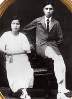1926年8月，李鹏的父母李硕勋、赵君陶在上海结婚。