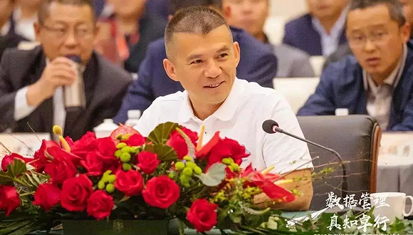 俊发董事长_俊发集团董事长照片