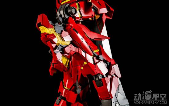 《机动战士高达UC》独角兽高达中国红版模型 配色亮眼售价1600