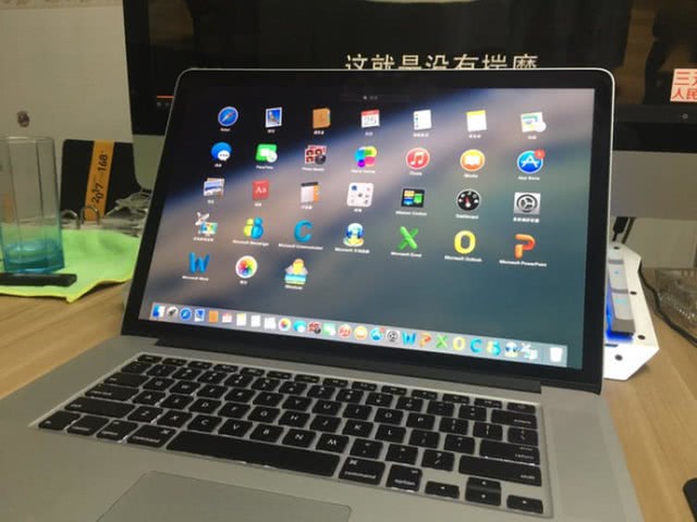 macbookpro16寸m4发布 d462-iaxiufp5678524.jpg